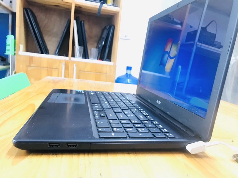 Laptop Cũ Acer Aspire E1 -572G